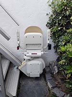 Silla salvaescaleras Acorn exterior instalada en un domicilio particular de Barcelona