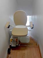 Silla salvaescaleras Acorn instalada en una casa particular de Barcelona