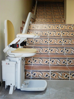 Silla elevadora curve instalada en una empresa de Castellón