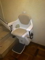 Silla sube escaleras levante instalada en una vivienda unifamiliar en Barcelona