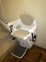 Silla subeescaleras levante instalada en una vivienda unifamiliar en el distrito de Vallecas, en Madrid